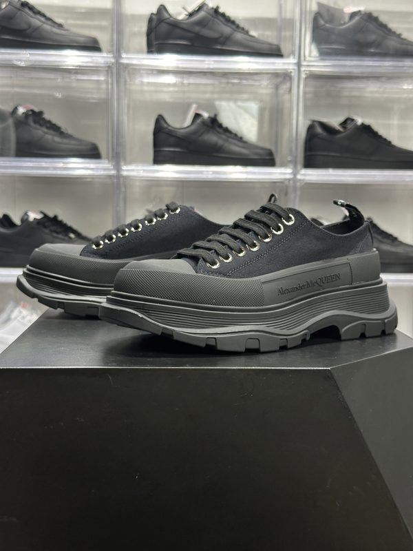 Alexander McQueen Tread Slick