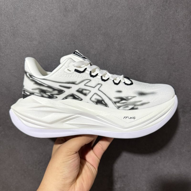 ASICS SUPERBLAST 3