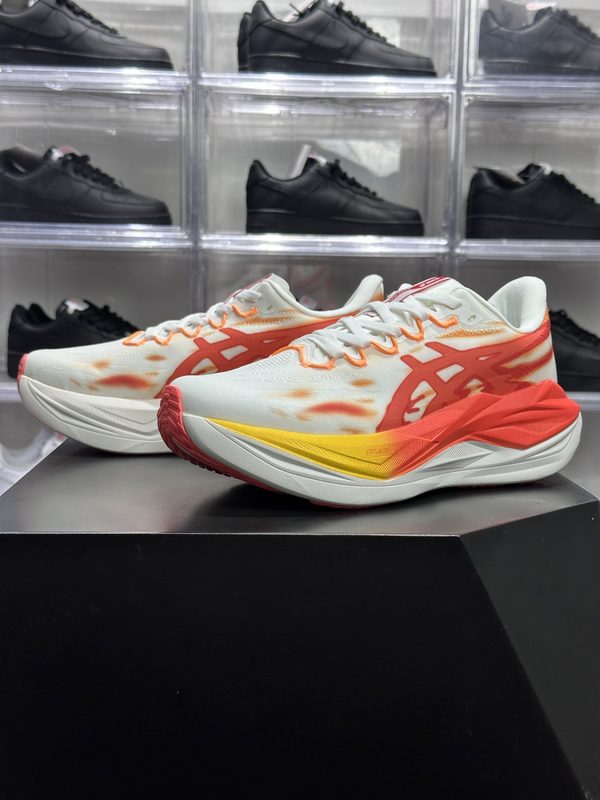 ASICS SUPERBLAST 3