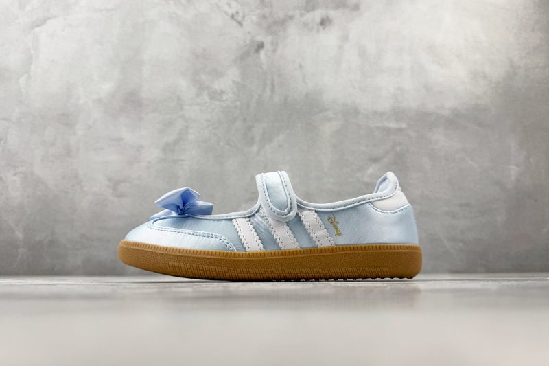 Disney/ x adidas originals Samba Jane