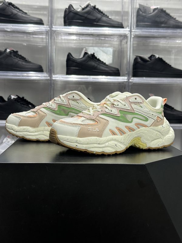 + / / FILA