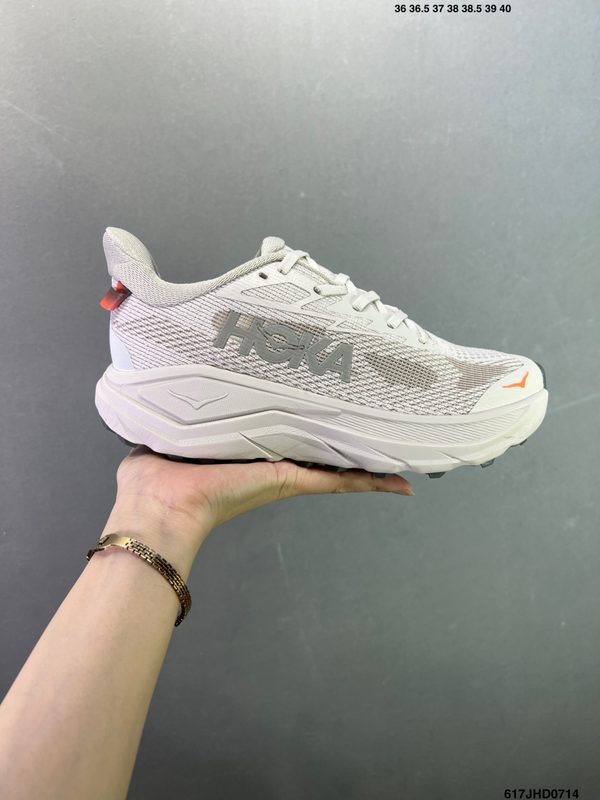 HOKA CHALLENGER 8