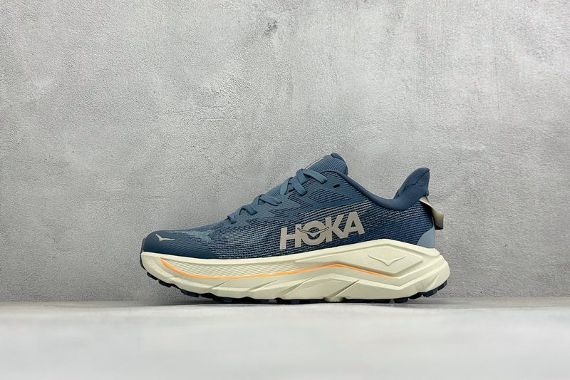 HOKA ONE M CHALLENGER 8