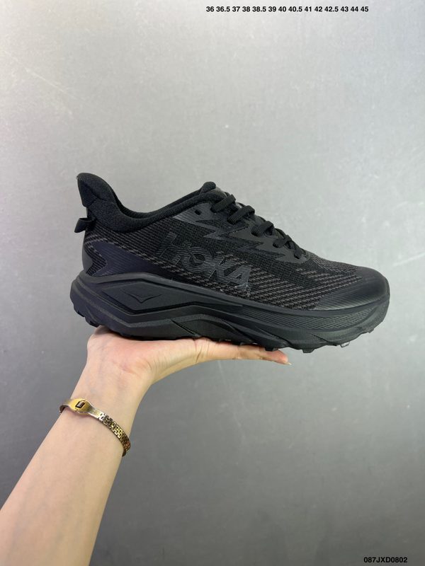 HOKA ONE ONE Challenger 8