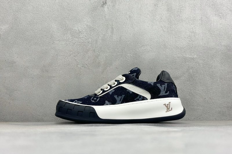 LOUIS VUITTON Tilted 2026
