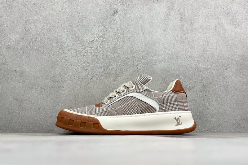 LOUIS VUITTON Tilted 2026