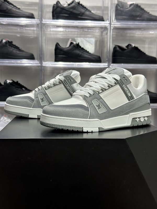 LV Arch Light Trainer