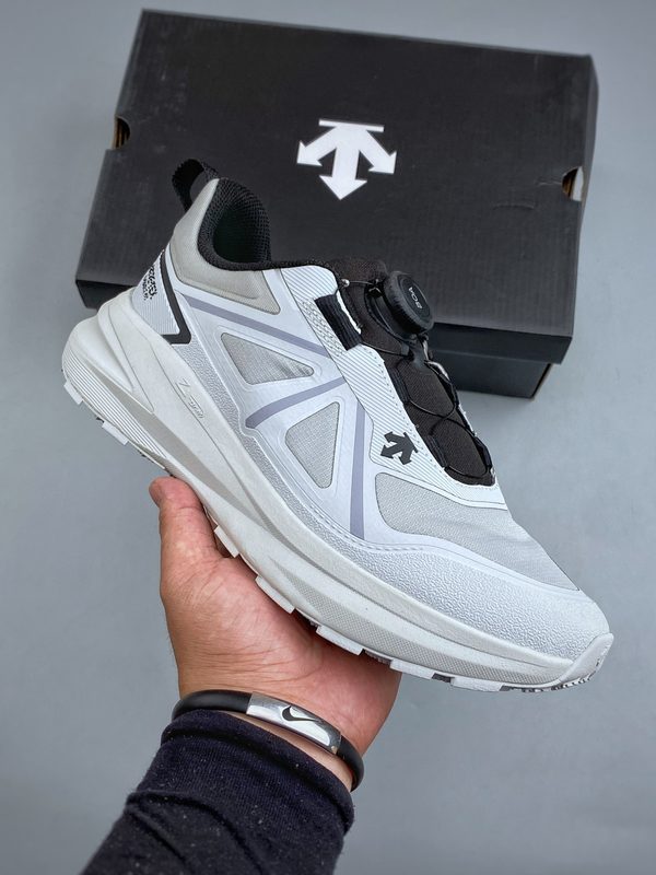 M ·DESCENTE LAVITATE 3.0 WIRE GTX D6131RRN02