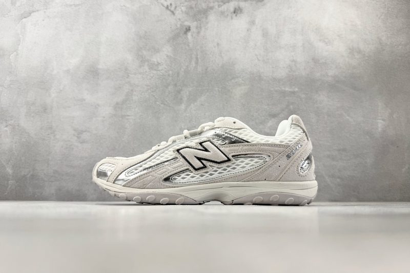 New Balance 204L
