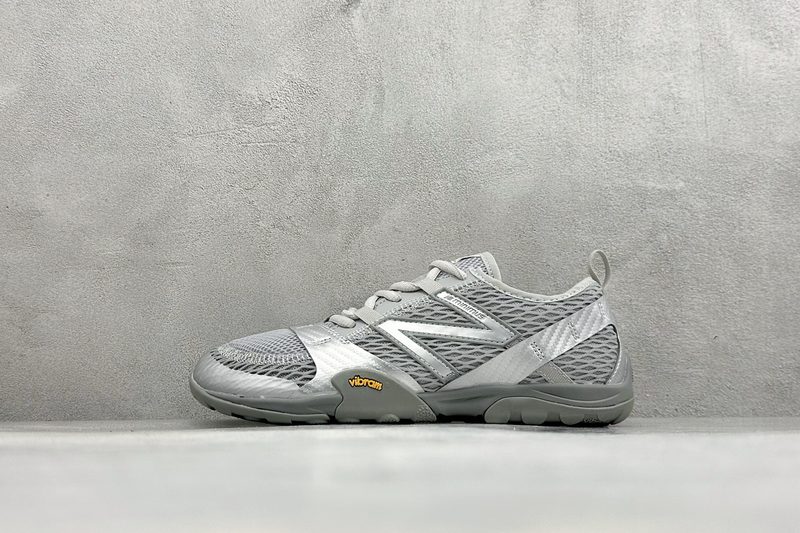 New Balance MT10O New Balance ISSEY MIYAKE MT10