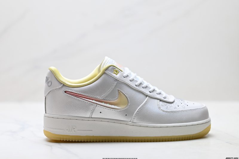 Nike AIR FORCE 1’07