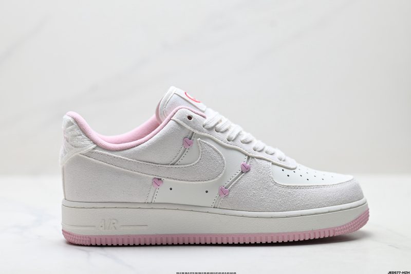 Nike AIR FORCE 1’07