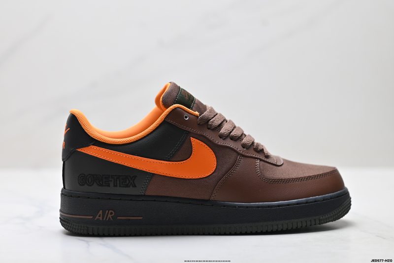 Nike AIR FORCE 1’07