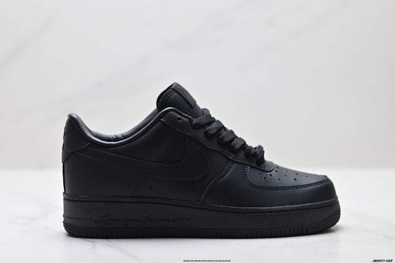 Nike AIR FORCE 1’07