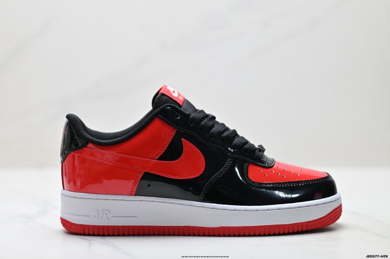 Nike AIR FORCE 1’07