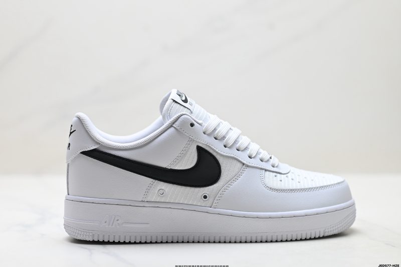 Nike AIR FORCE 1’07