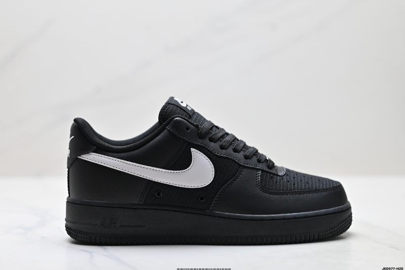 Nike AIR FORCE 1’07