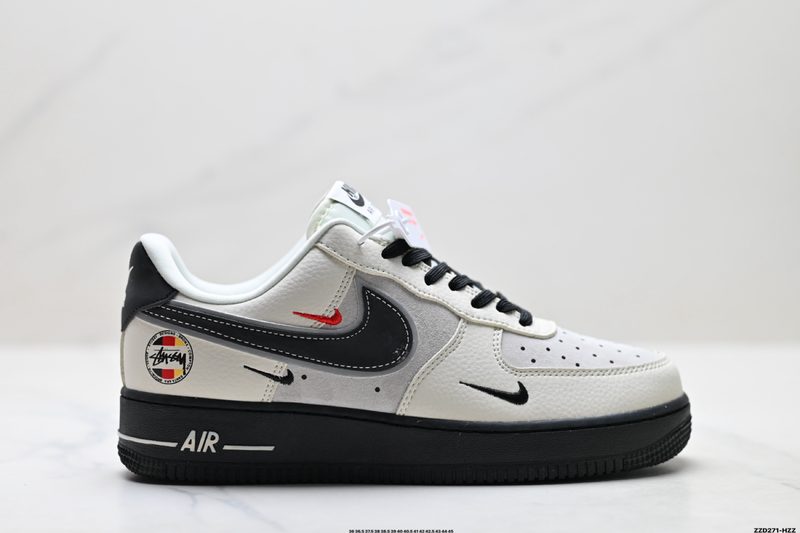 NIKE AIR FORCE 1‘07