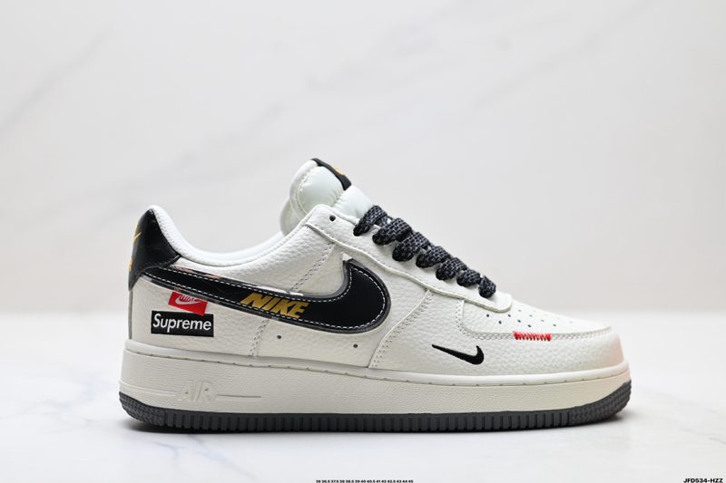 NIKE AIR FORCE 1‘07