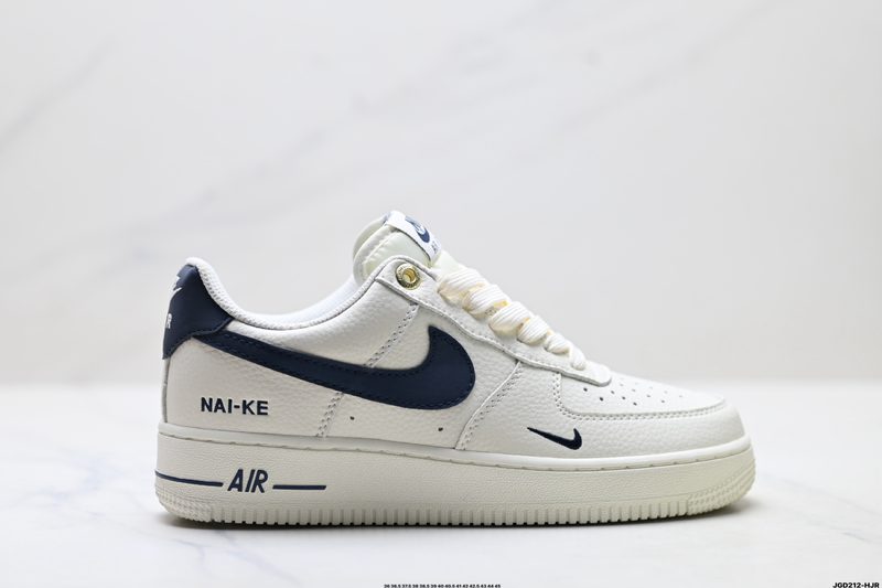 NIKE AIR FORCE 1‘07