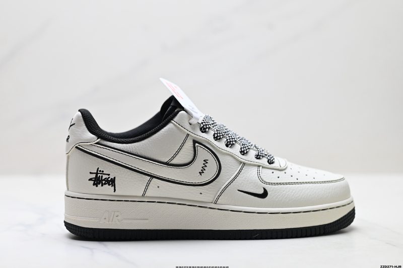 NIKE AIR FORCE 1‘07