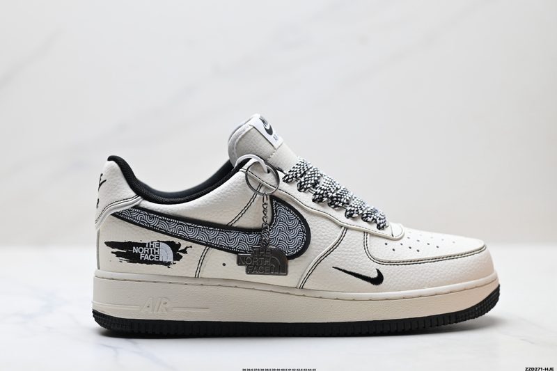 NIKE AIR FORCE 1‘07