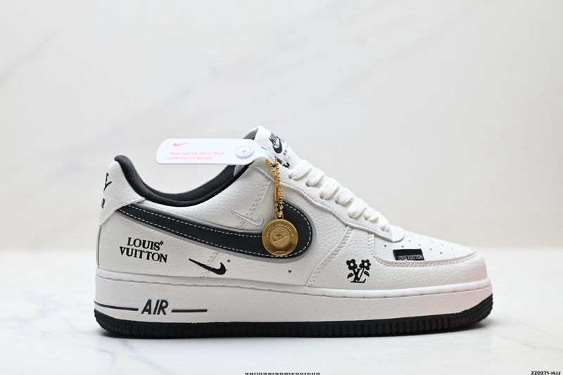 NIKE AIR FORCE 1‘07