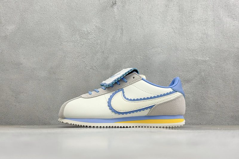 NIKE CORTEZ
