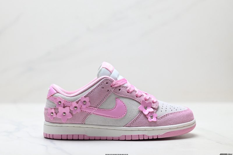 NIKE DUNK LOW