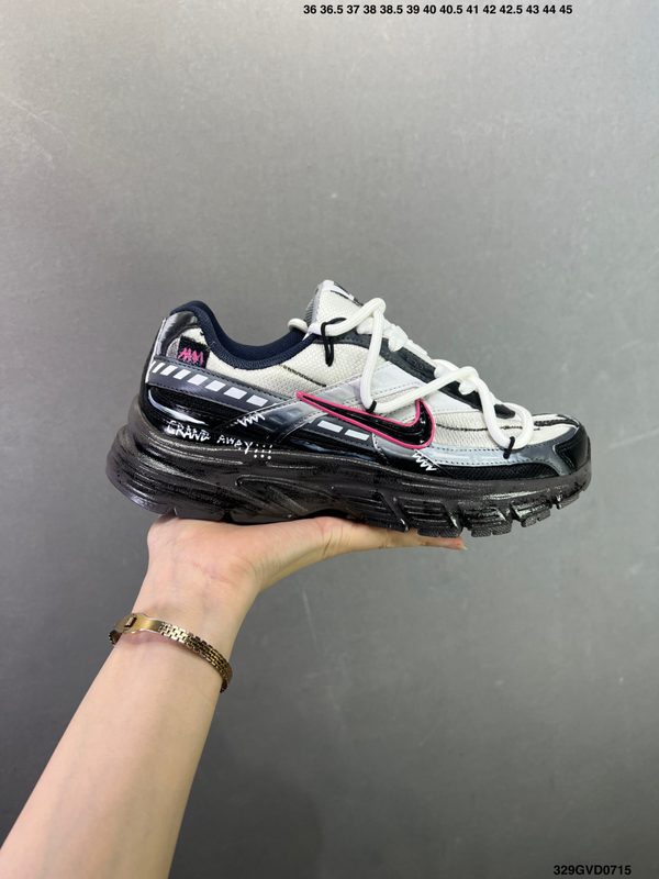 Nike INITIATOR RNR