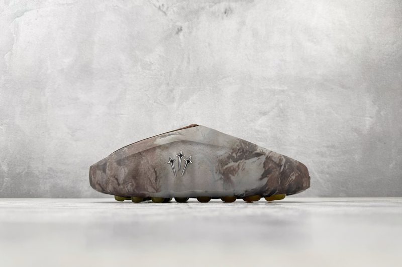 Nike Mind 001