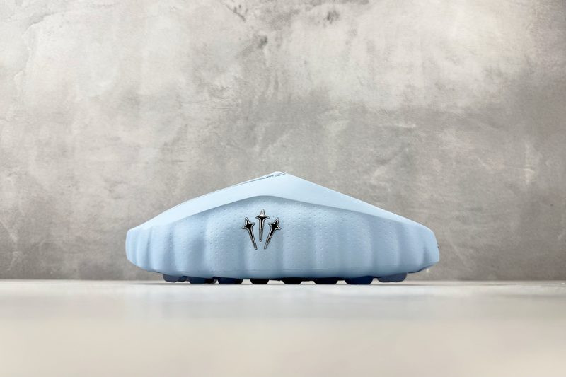 Nike Mind 001