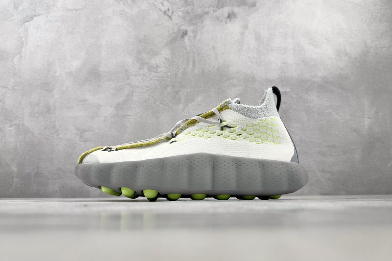Nike Mind 002 Flyknit