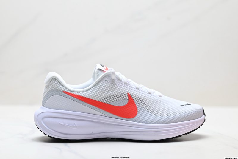 Nike REVOLUTION 8