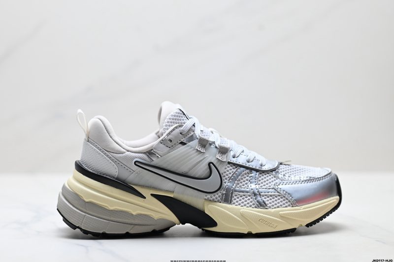 NIKE V2K RUN Swoosh