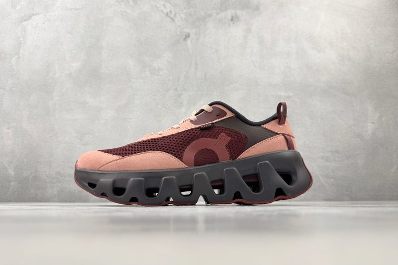 On × KITH K-Tech 2