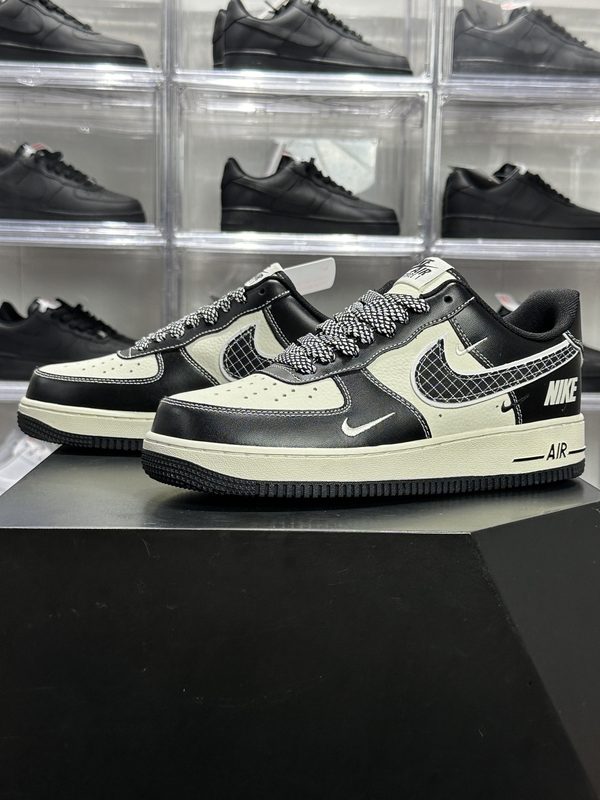 NIKE Batai