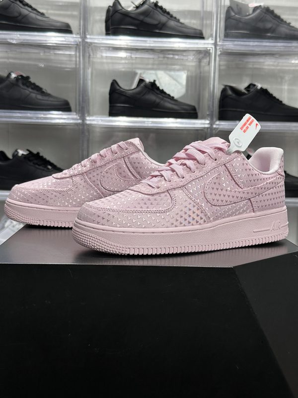 NIKE Batai