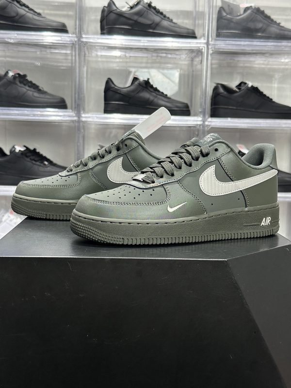 NIKE Batai