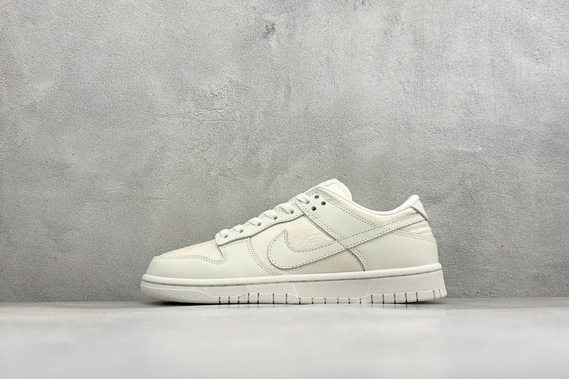 NIKE Batai