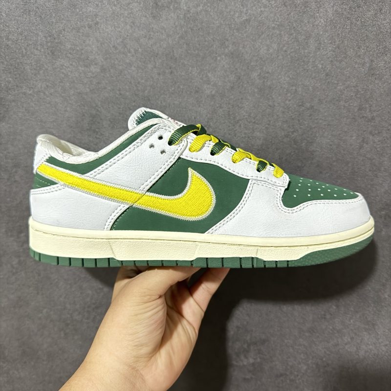 NIKE Batai