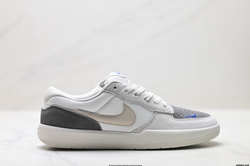 NIKE Batai