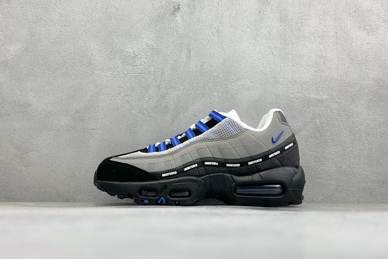 NIKE Batai
