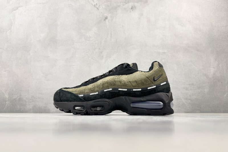 UNDEFEATED × Nike Air Max 95 SP
