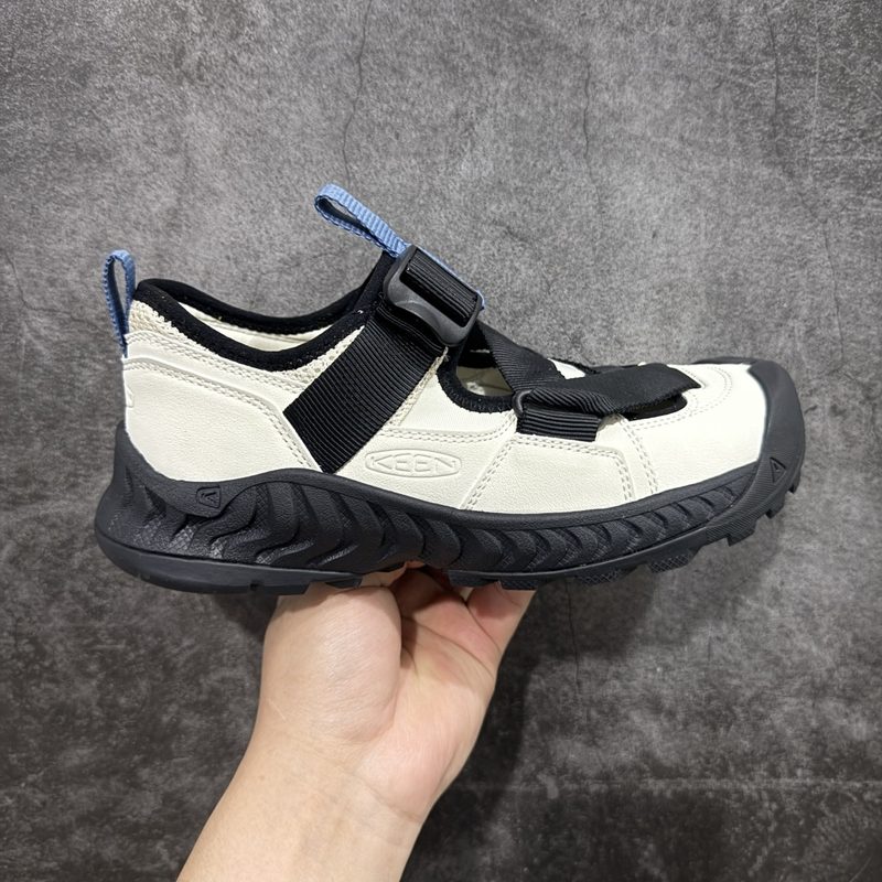 x KEEN Hoodzerra SANDAL
