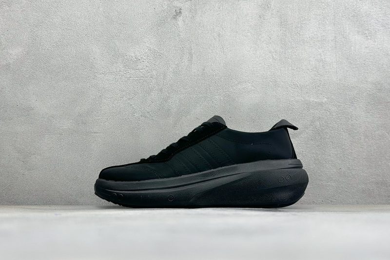 Y-3 Subaya